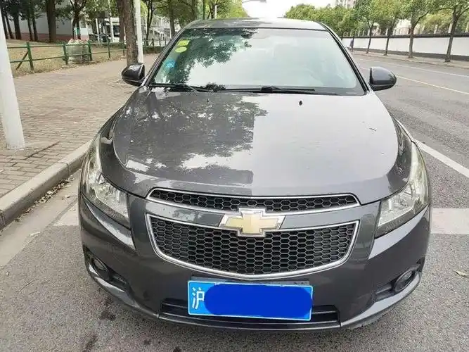 雪佛兰 科鲁兹  2010款 1.6l sl天地版 mt图片