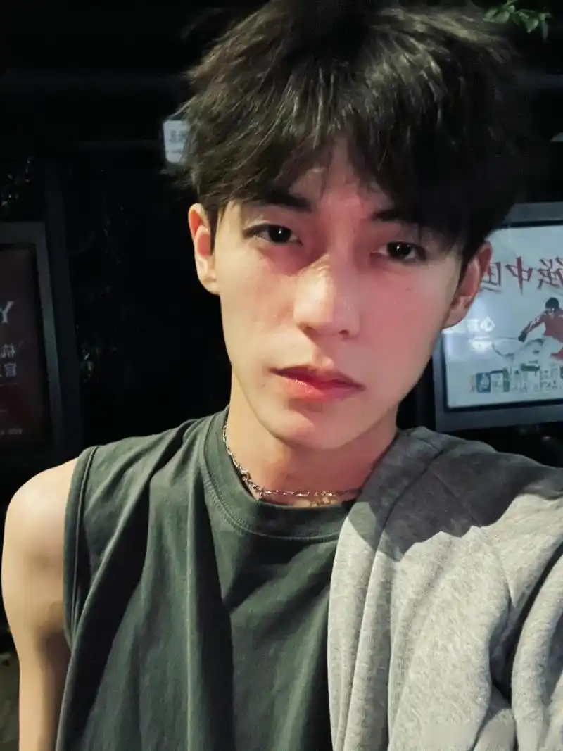 精品颜值 余庆伟