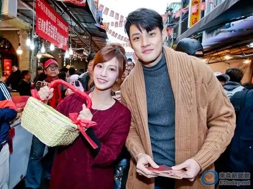 杨晴怨过年「7天魔鬼戒食」 寇家瑞带女友回家吃饭