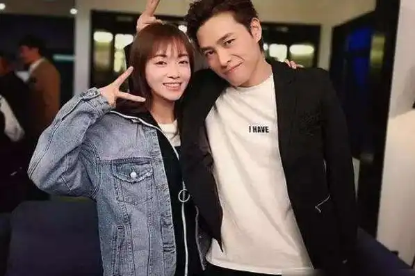 洪尧和吴谨言什么关系吴谨言男朋友洪尧