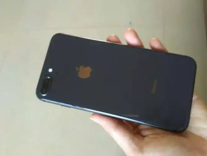 出个iphone8p有人要吗