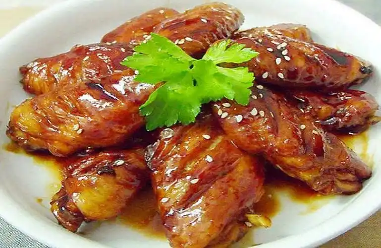 美食,生活,红烧鸡翅红烧鸡翅 主料:鸡翅中500克 辅料:葱姜