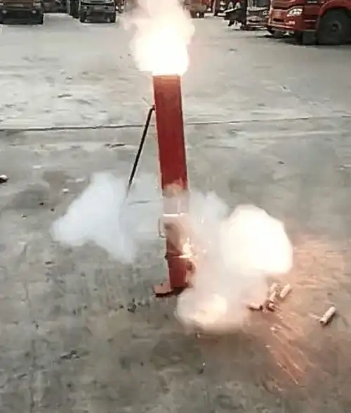 实拍小伙用二踢脚改装成的迫击炮太逼真了网友高手在民间