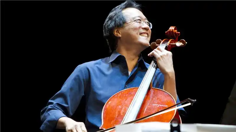 著名大提琴演奏家马友友