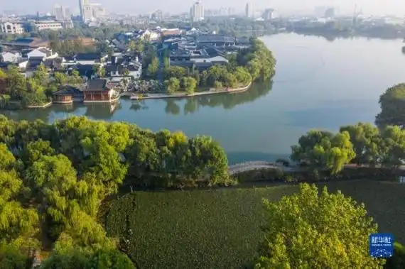 浙江嘉兴金秋南湖采菱忙