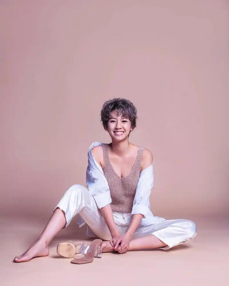 机场特警蔡思贝心里住着一只野兽一直试着喜欢上自己