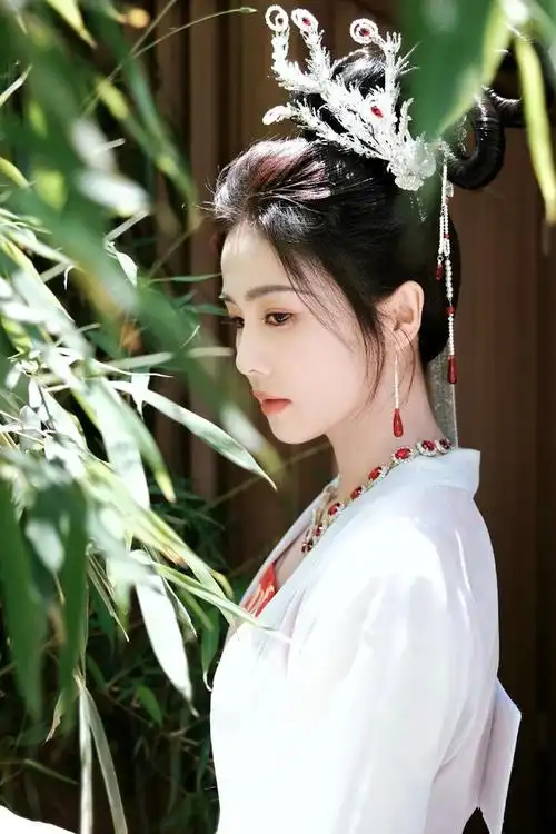 白鹿奔跑吧古装造型花絮照～ 白衣古装 温文尔雅