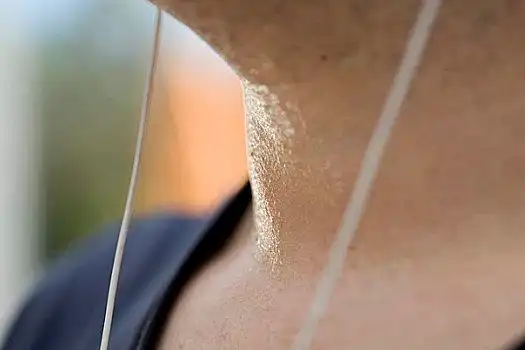 特写,男人,颈部,出汗,练习,听歌