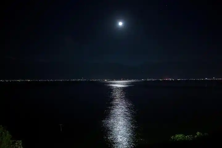 旅居·大理:说大理四绝之洱海月_月亮
