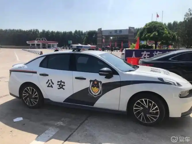 为所欲为段子手#领克最帅涂装__警用03!180马力,7.9秒零百加速,最