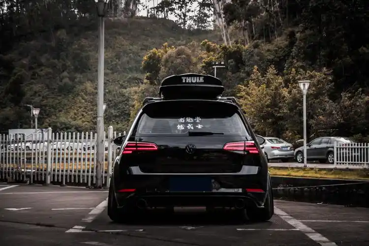 轻改后200多匹的高尔夫r-line,变身拉货改装两不误的黑武士