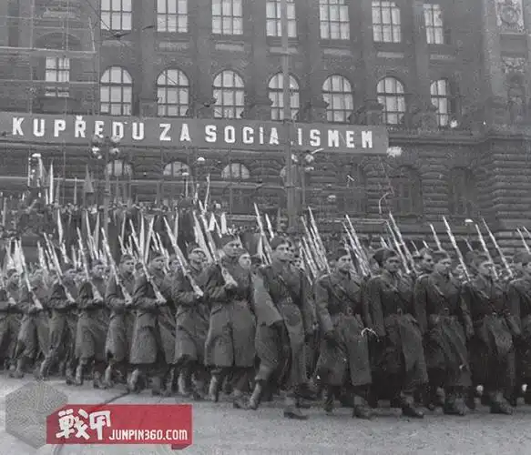 红星与双尾狮捷克斯洛伐克人民军传