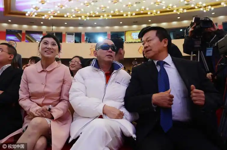 她是巨人网络创始人史玉柱的女儿,《胡润女富豪榜》显示,史静的身价