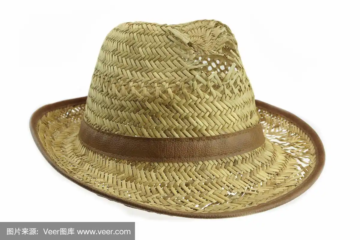 破旧和有洞的孤立草帽