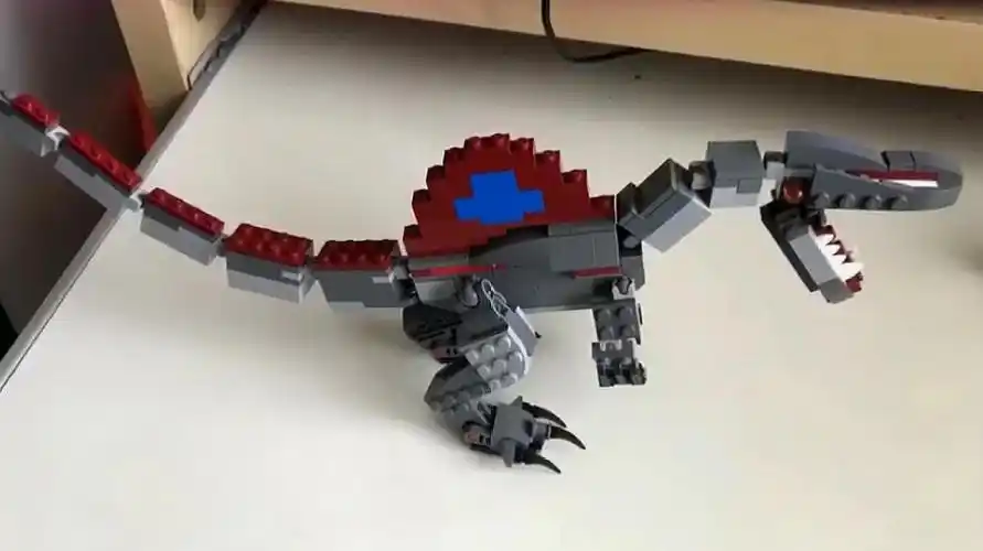 创意乐高diy,快速组装侏罗纪公园的"棘龙",非常炫酷!
