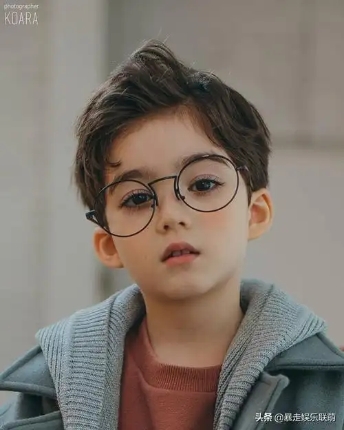 韩国与加拿大混血混血宝宝的外表总是难以出错,光基因