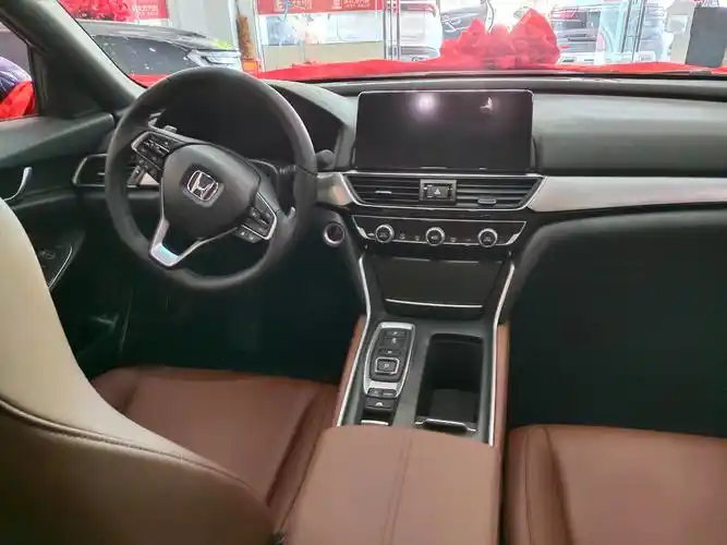 本田英诗派22款混动2.0l净雅版,空间沙发舒适版,外观气质