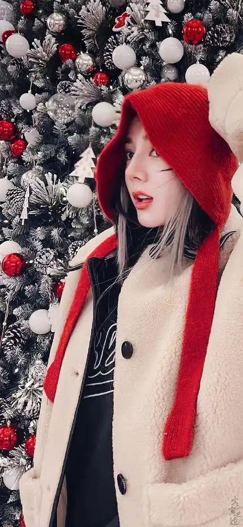 您好,这里是2023圣诞壁纸第一弹请查收～@dear-迪丽热巴丨#迪丽热巴小