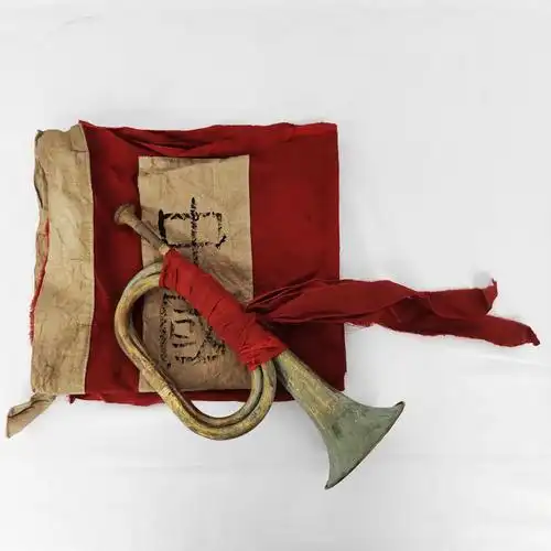 红色文化老物件怀旧 红色老物件红军斗笠水壶马灯冲锋号抗战纪念品