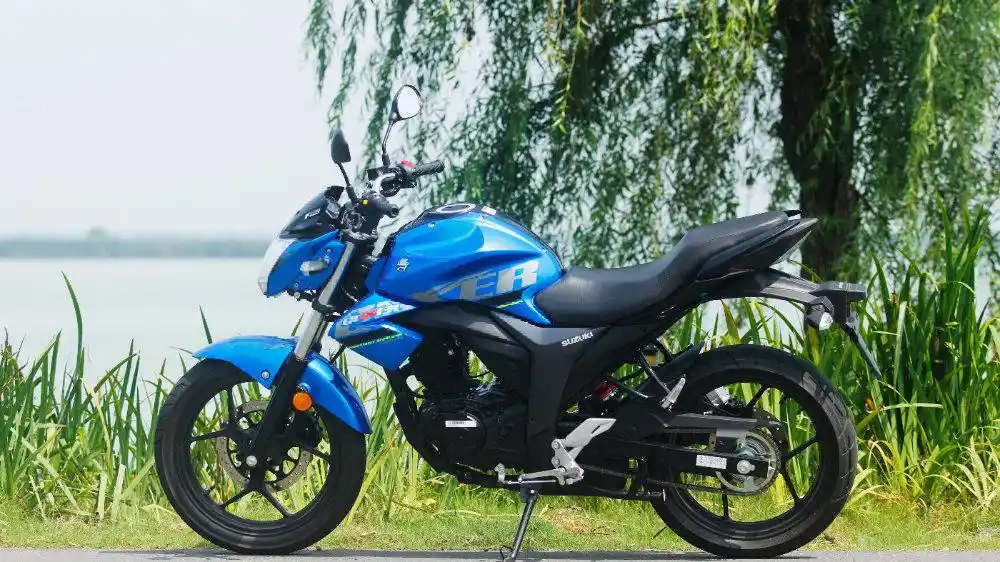 铃木高性价比入门街车—12480元 极客飒155nk版动态评测