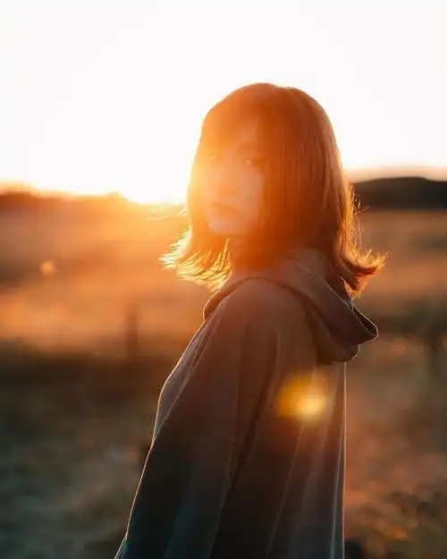 学习怎么拍才好看的人像摄影技巧|人物|逆光|补光|反光板|自然光_网易