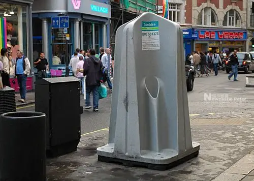 英国街头的厕所