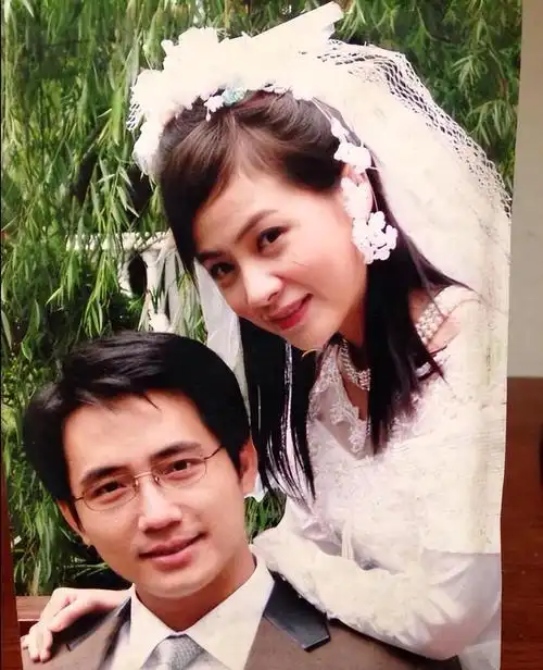 44岁的广州演员钱莹,戏里她是幸福的黄菲,现实中的她却感情坎坷