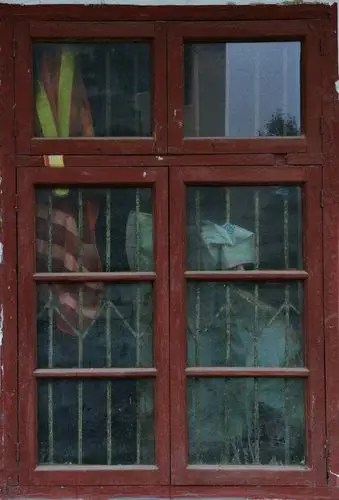 "活扇儿"的就简单了,不用将玻璃拆下来,直接里外擦洗.