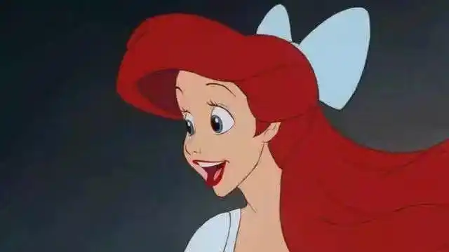 至少我形容不出来,反正不仅仅是五官美(无敌破坏王2的公主就被指出像