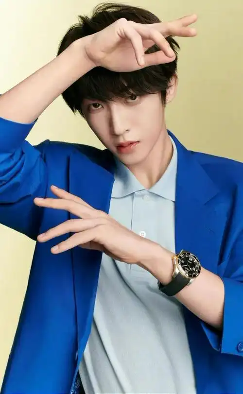 他们一出现 就将天空据为己有|穿搭|蔡徐坤|刘耀文_新浪时尚_新浪网