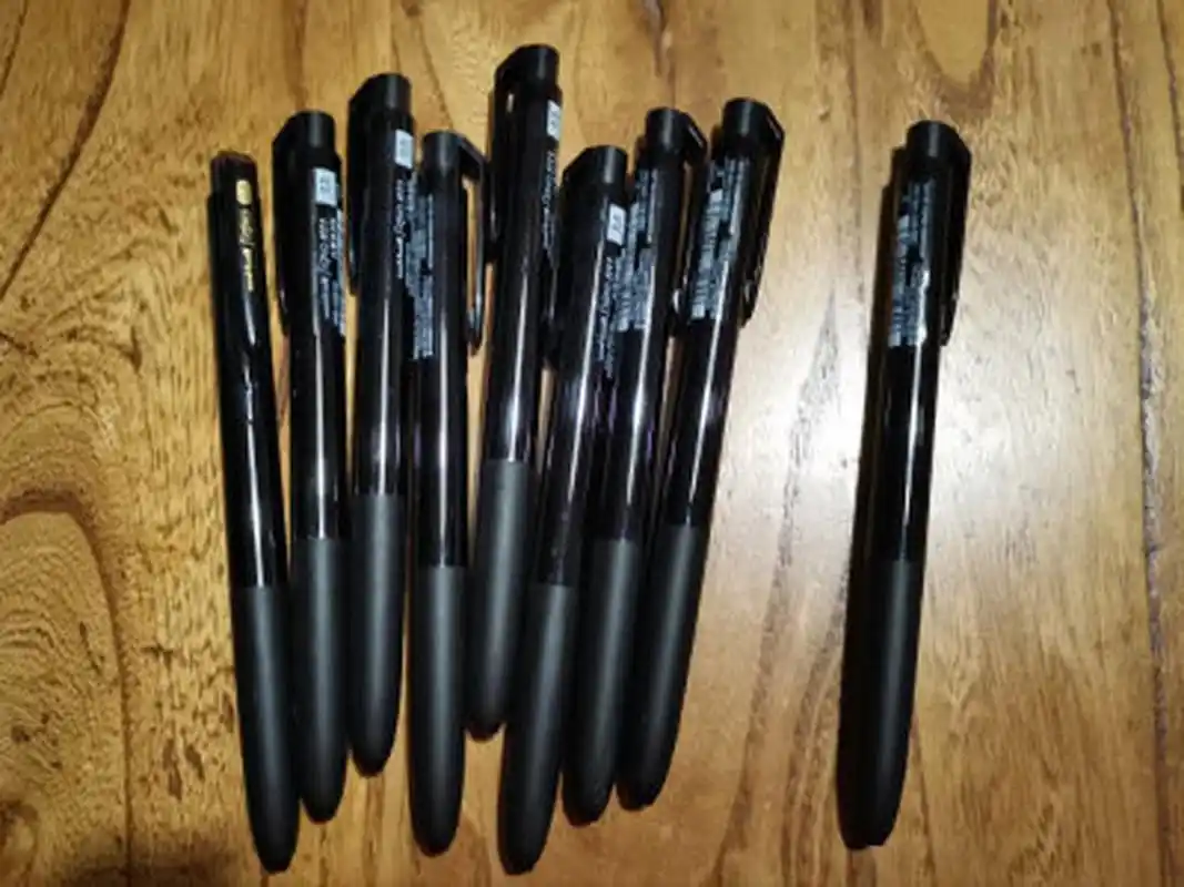 三菱(uni)umn-155按动中性笔 0.