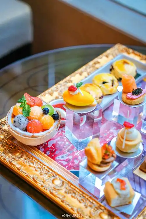 不彰显酒店的高级房间内的设计更是年代感与现代化的碰撞木质门框内饰