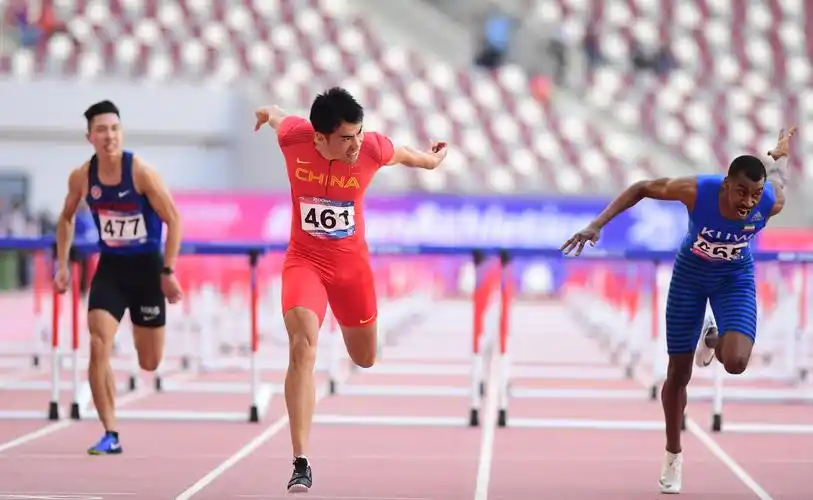 田径——多哈亚锦赛:谢文骏打破赛会纪录并夺冠