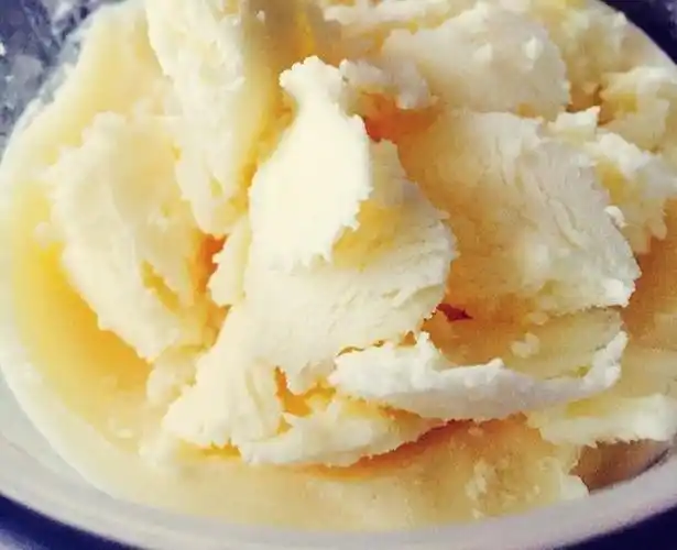 两不用的黄桃冰淇淋