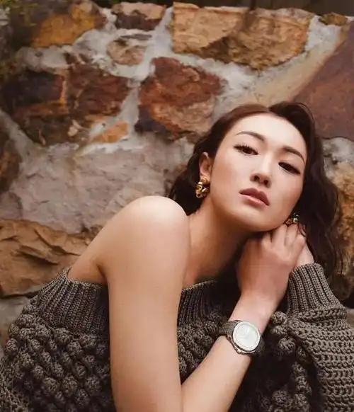 关于 tvb小花张宝儿整形的传言,近几年来已经引起了不少人的注意.