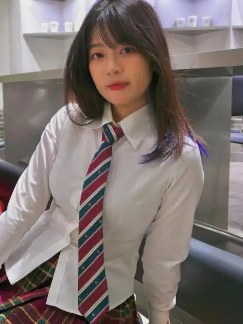 jk山楂树收腰衬衫黑丝