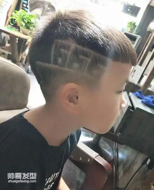 酷酷的儿童发型男孩,儿童发型男孩小男孩-图片大观-奇异网