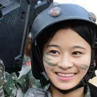 英姿飒爽 气宇轩昂女兵头像图片 女兵阵营游戏