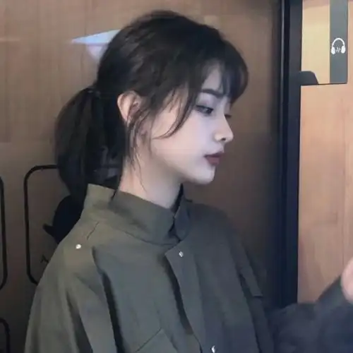 莫小昕.女生真人露脸头像  有些人再努力也留不住爱情