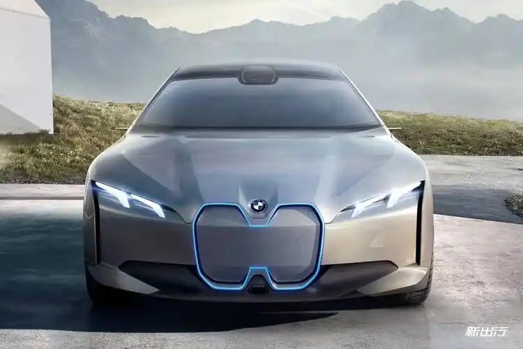 宝马发布了 i vision dynamics 概念车 能跟它对视 5 秒算你赢