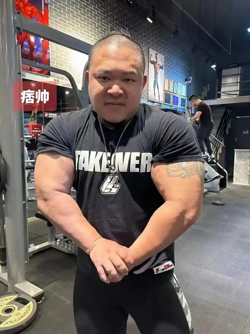 分享一组好兄弟痞帅的照片,可以辟邪用… 哈哈#常熟阿诺 #健 - 抖音