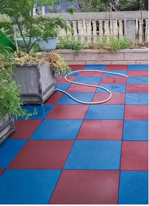 室外塑胶垫 室外防水幼儿园运动户外橡胶地板游乐场地胶健身房地垫