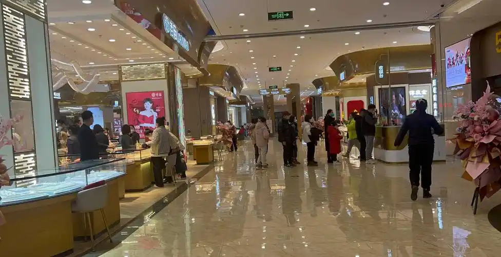 2022年最后一天,欧亚卖场咋这么多人?