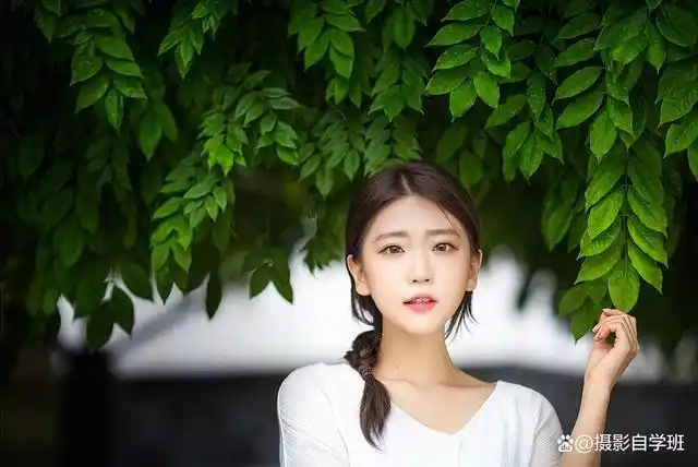 人像摄影咋摆姿势,优雅好看,送你拍照时能想起来的摄影技巧