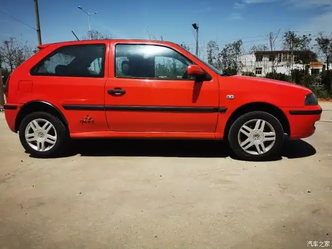 淘了一辆两门运动炫彩版大众高尔
