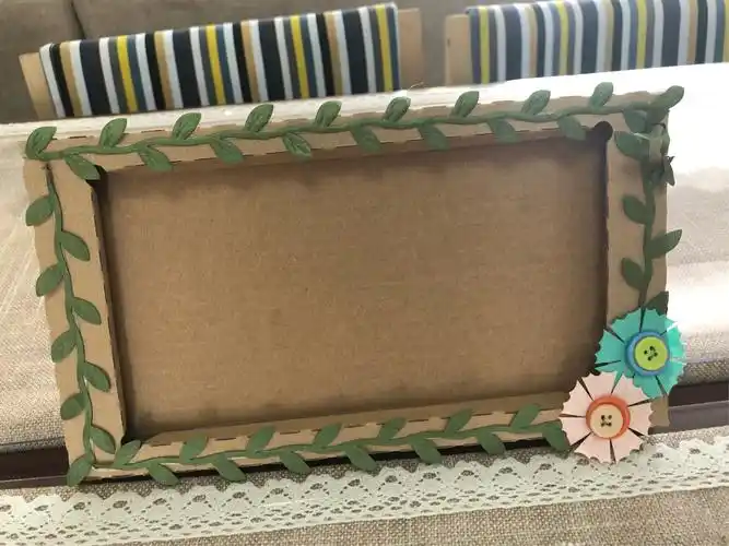 纸板创意 美在相框 —洲泉镇中心幼儿园美术社团活动