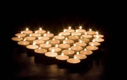 蜡烛代表思念的心_慈母李明玉-严父蒋华龙纪念相册_慈母李明玉-严父