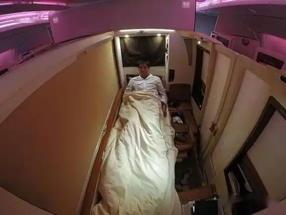 【乱石穿空】67a380豪华头等舱:11万元一张飞机票体验土豪的世界