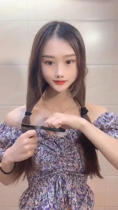 学会了这一招,自己在家也能剪头发!剪的很好看呦!