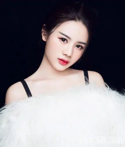 美女主播雪儿大尺度艺术照